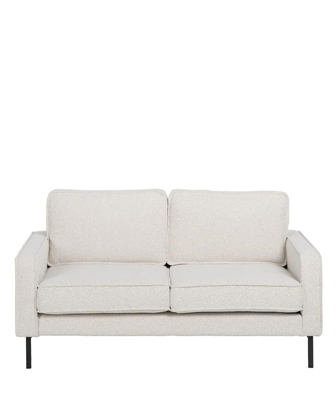 Fehér színű szövettel kárpitozott, 2 személyes kanapé.