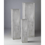 Antikolt felületű, szürke színű posztamensszett.