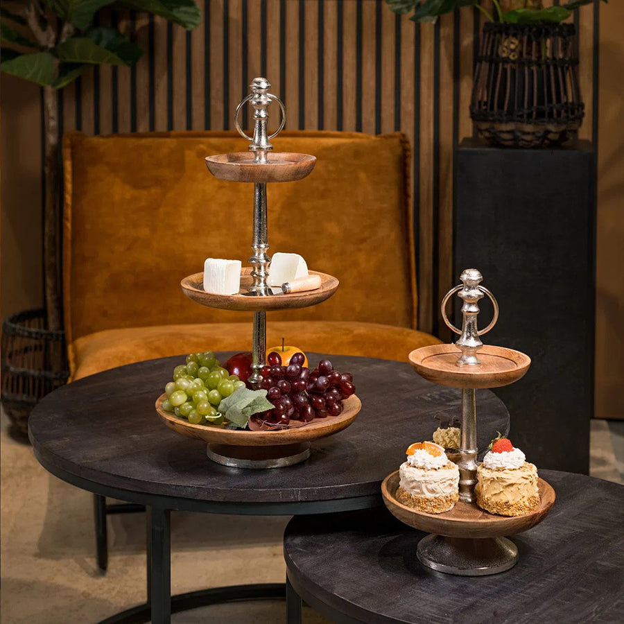 Mangófából és alumíniumból készült, 3 szintes kínálóállvány.