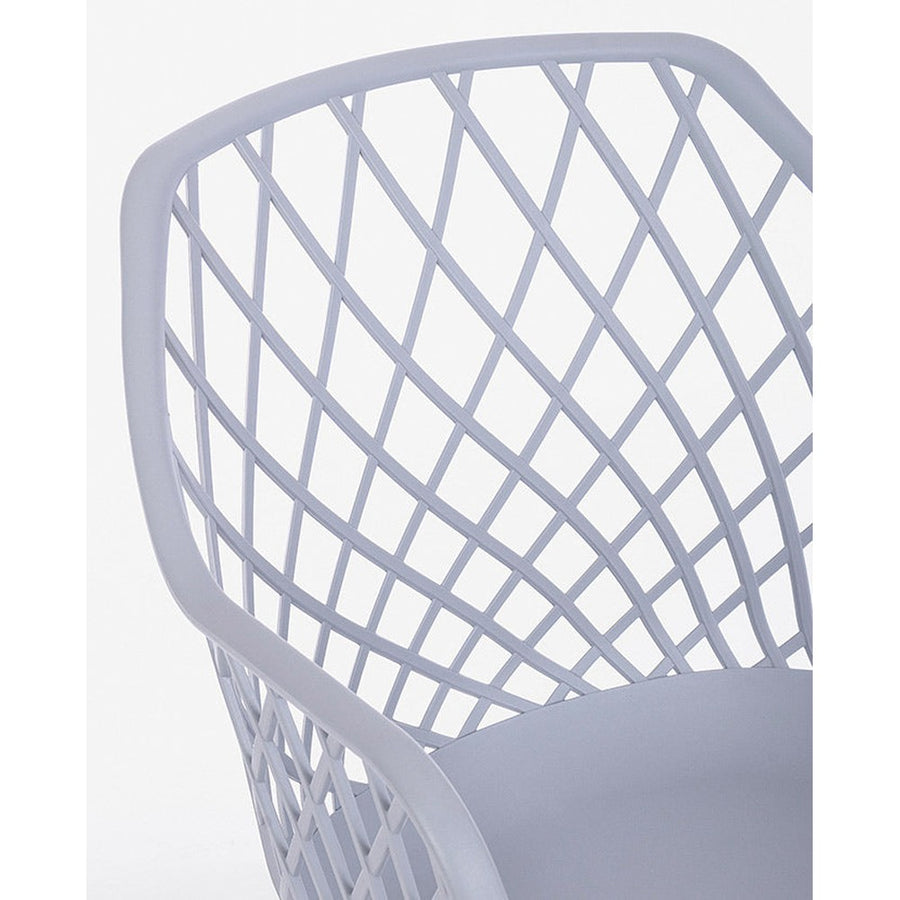 Szürke színű műanyag étkezőszék.