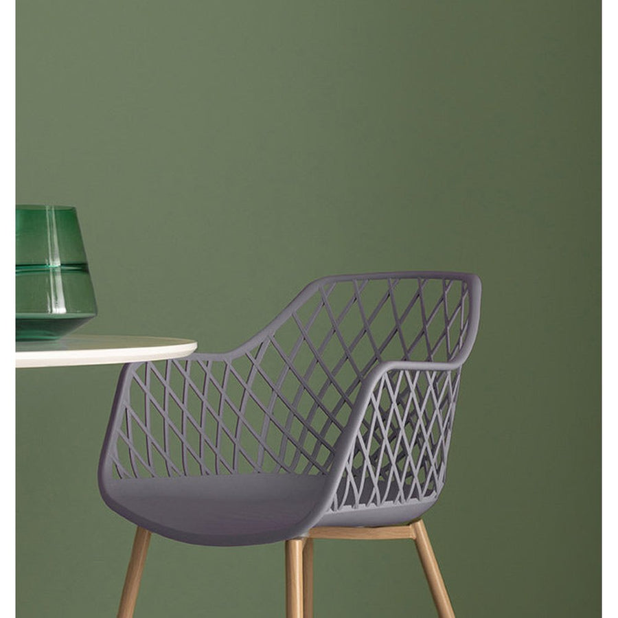 Szürke színű műanyag étkezőszék.