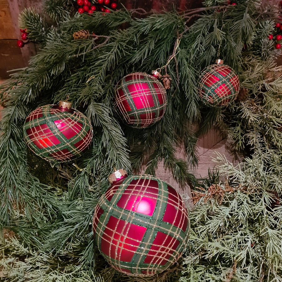 Skót kockás mintázatú, üveg karácsonyfadísz szett.