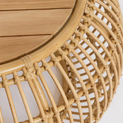 Mediterrán, natúr színű, bambuszhatású alumíniumból készült, kerti dohányzóasztal teakfa fedlappal