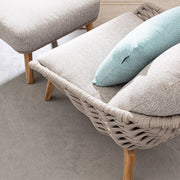 Kortárs stílusú, bézs színű, design kerti fotel natúr színű teakfa lábakkal