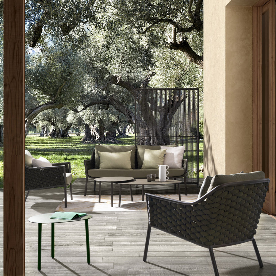 Olívazöld színű, design kerti fotel alumínium vázzal, kötélfonat burkolattal