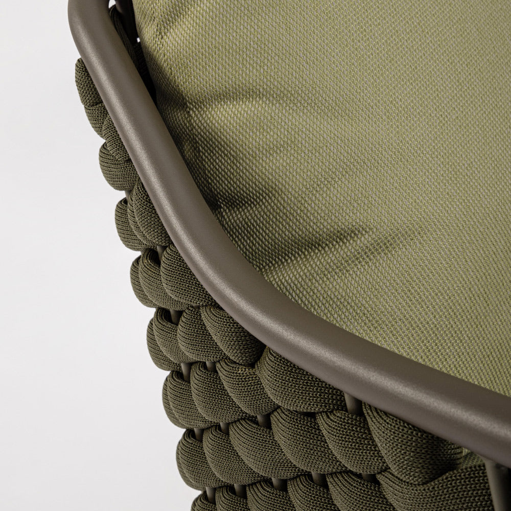 Olívazöld színű, design kerti fotel alumínium vázzal, kötélfonat burkolattal
