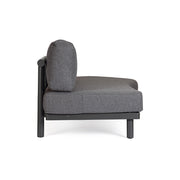 Kortárs fekete alumíniumból készült, kerti ülőgarnitúra grafitszürke ülő- és hátpárnákkal.