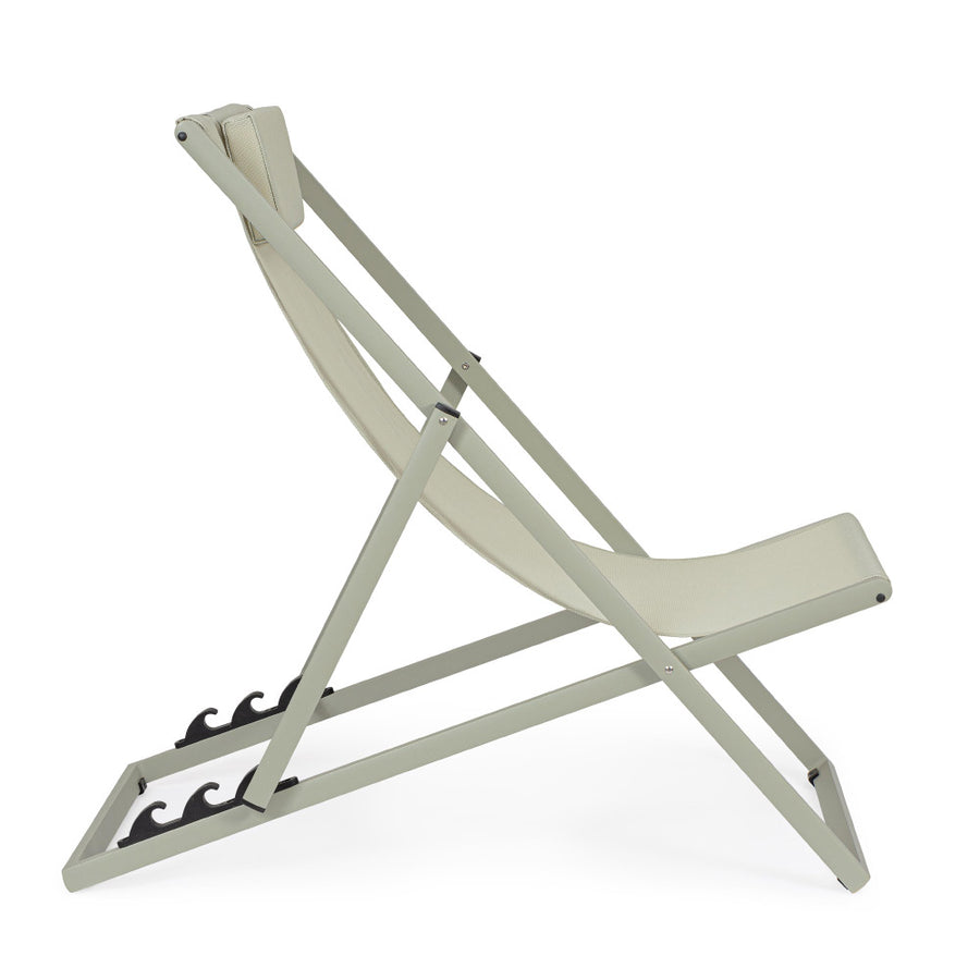 dönthető kerti szék különböző pozíciókban zsályazöld színben