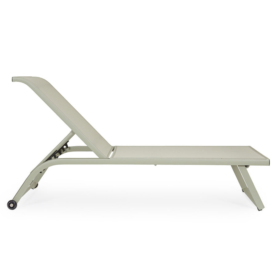 zsályazöld textilén napozóágy oldalnézet kerekekkel