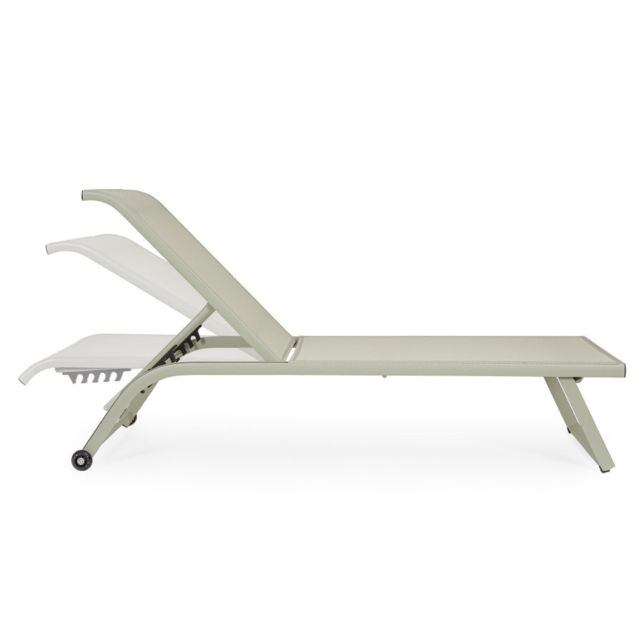 állítható háttámlájú kerti napozóágy különböző pozíciókban