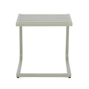 zsályazöld kültéri asztal elölnézet lamellás asztallappal