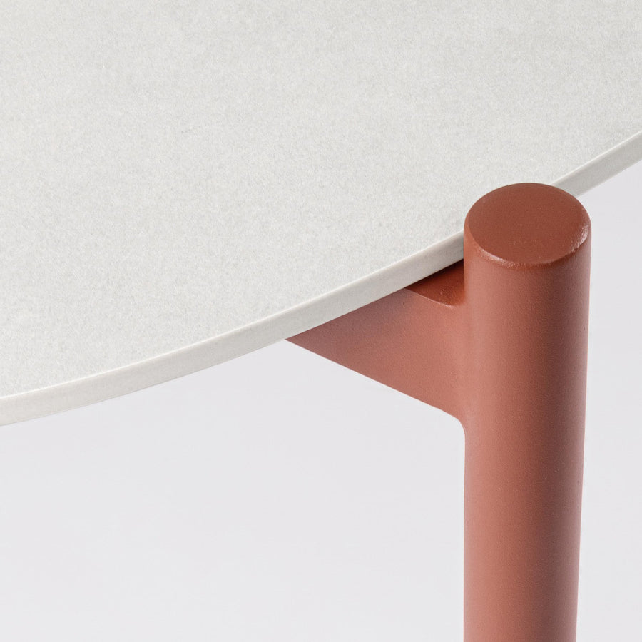 Miravet dohányzóasztal részlet szinterezett kő asztallappal