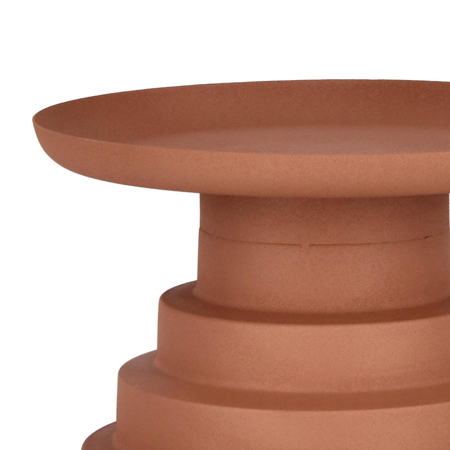 Kortárs stílusú, 35,5 cm átmérőjű, matt korallszínű, fém kisasztal