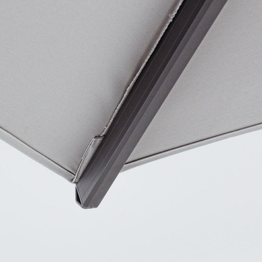 alumínium borda és szövet rögzítés közeli képen