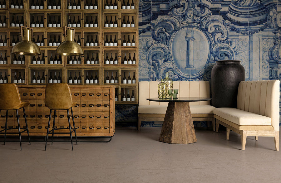 Moduláris vitrines szekrény vendéglátó térben – loft stílusú felhasználás