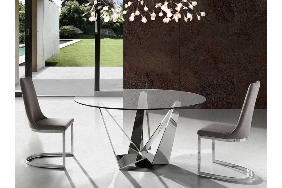 Kortárs stílusú, krómszínű, acélból készült, dizájn étkezőasztal edzett üveglappal.