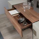 Kortárs stílusú, diófa furnérral borított, dizájn konzolasztal edzett üveg lábakkal.