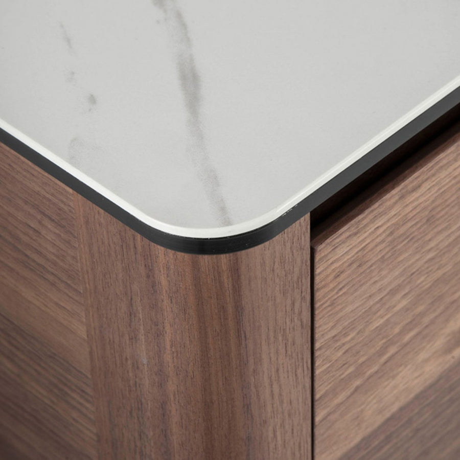 Kortárs stílusú, diófa furnérral borított, dizájn komódszekrény porcelán fedlappal.