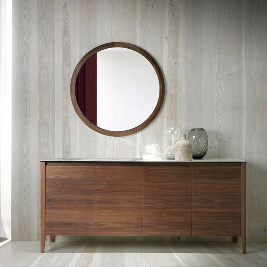 Kortárs stílusú, diófa furnérral borított, dizájn komódszekrény porcelán fedlappal.