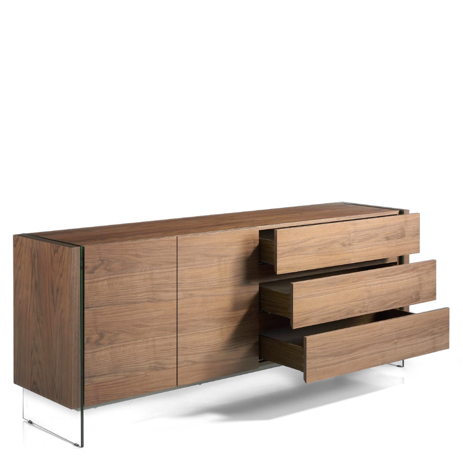 Kortárs stílusú, diófa furnérral borított design, MDF komódszekrény edzett üveg lábakkal.