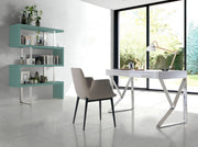 Angel Cerdá design szék íróasztal mellett modern térben