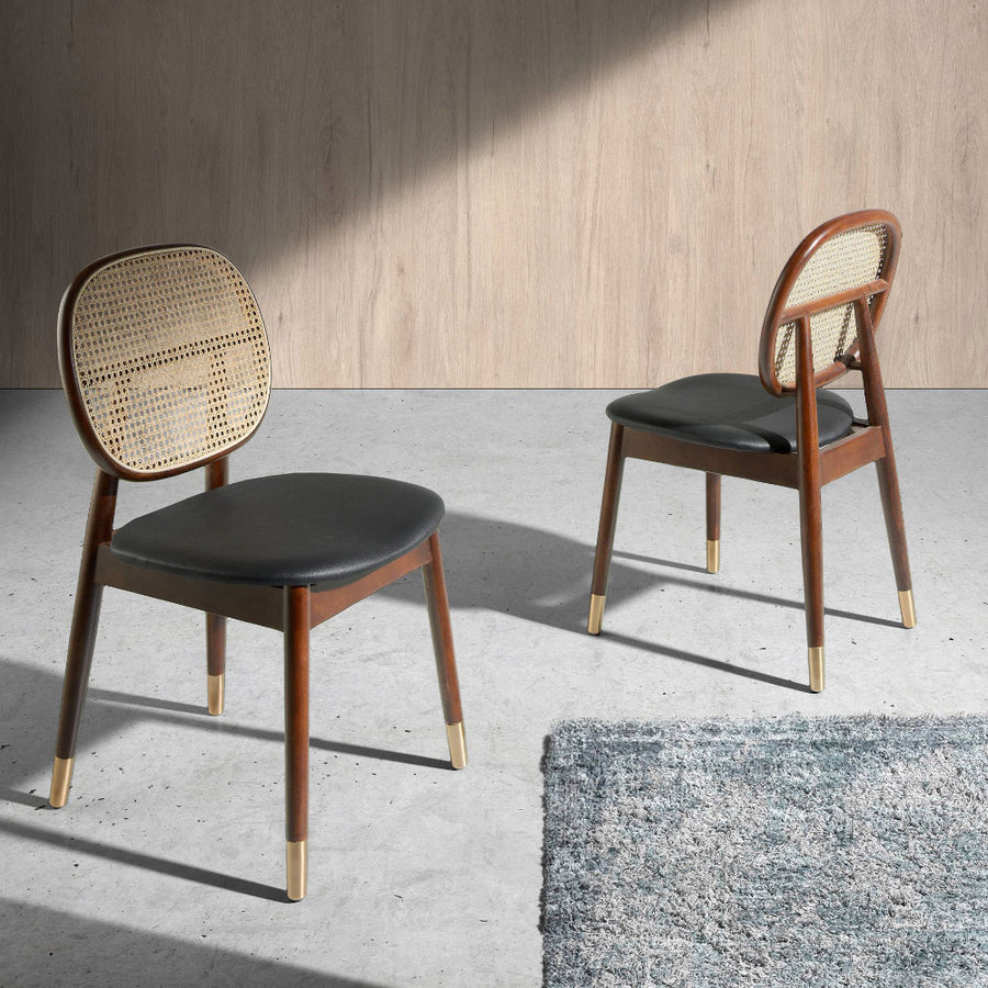 Angel Cerdá rattan szék páros elrendezésben modern enteriőrben