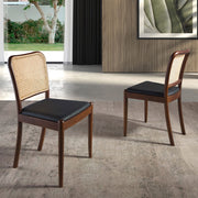 Angel Cerdá rattan étkezőszék modern enteriőrben páros elrendezésben