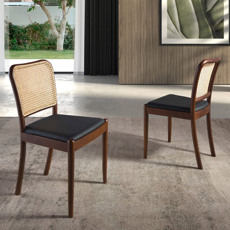 Angel Cerdá rattan étkezőszék modern enteriőrben páros elrendezésben