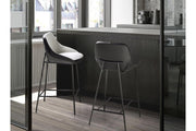 Kortárs, fekete fémvázas, dizájn bárszék szürke szövet és fekete műbőr kárpitozással.