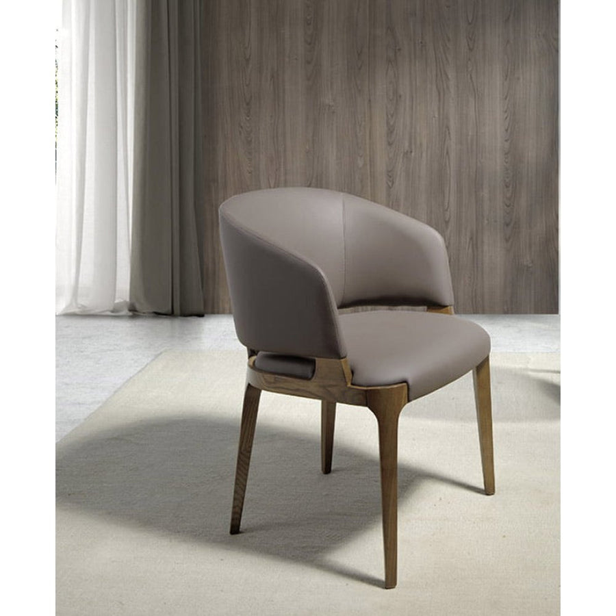 Szürkésbarna műbőrrel kárpitozott, kőrisfából készült, formatervezett dizájn étkezőszék.