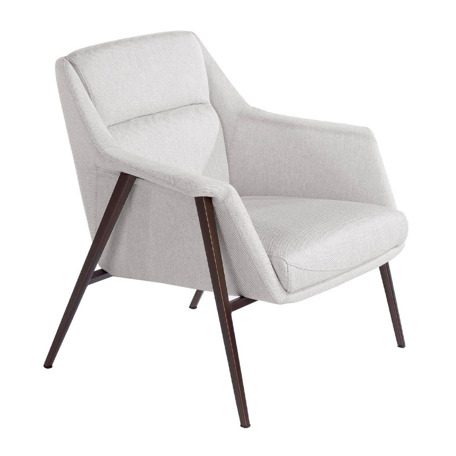 Angel Cerdá törtfehér szövet fotel barna acél lábakkal oldalnézet