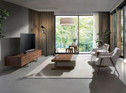 Angel Cerdá modern törtfehér fotel elegáns nappali berendezésben