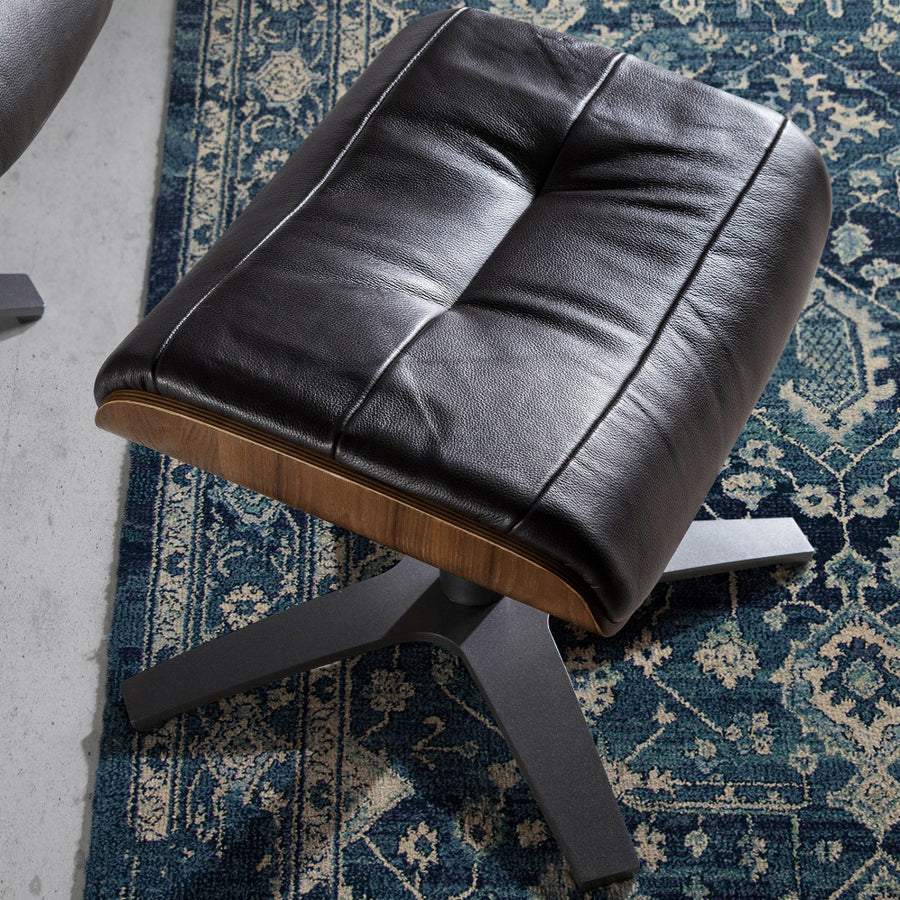 Angel Cerdá bőr lábtartó felülnézetből, steppelt ülőfelülettel