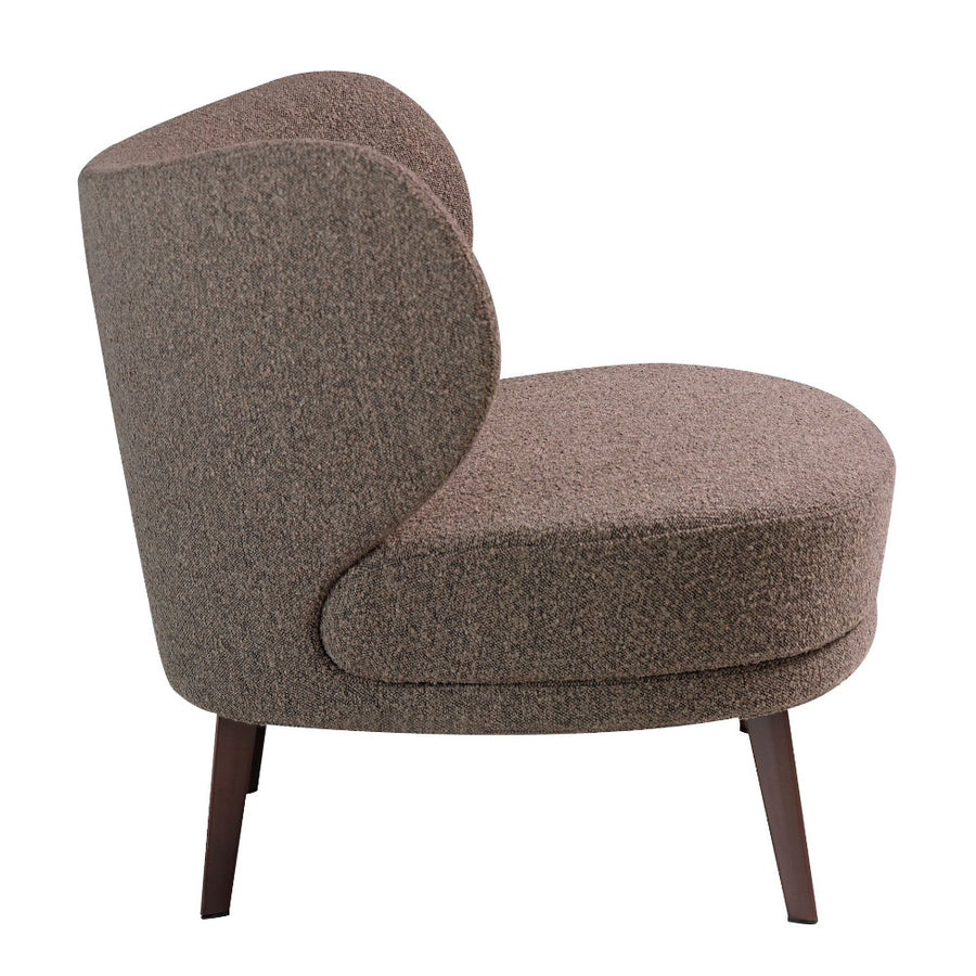 Angel Cerdá barna design fotel oldalnézet szárnyas háttámlával