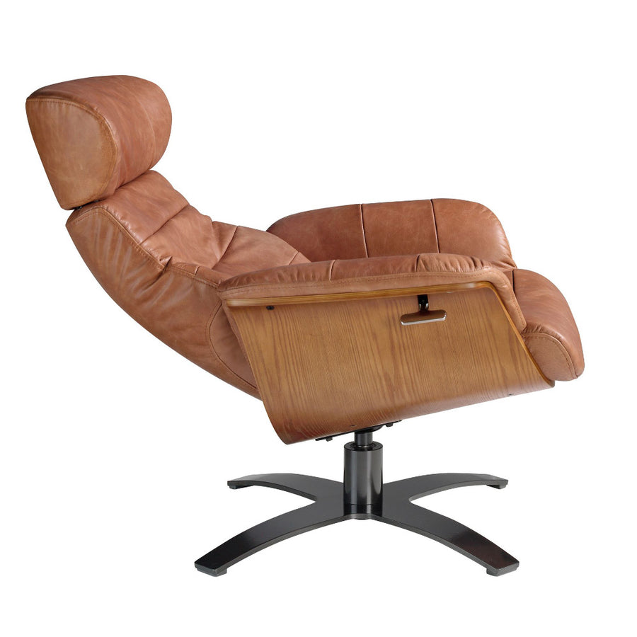 Angel Cerdá relax fotel hátradöntött pozícióban