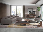 Angel Cerdá szürke bőr fotel nappali összeállításban