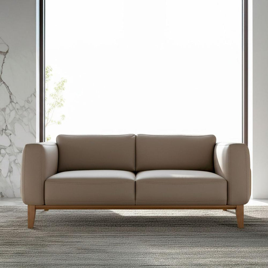 Taupe kétszemélyes kanapé modern nappali enteriőrben