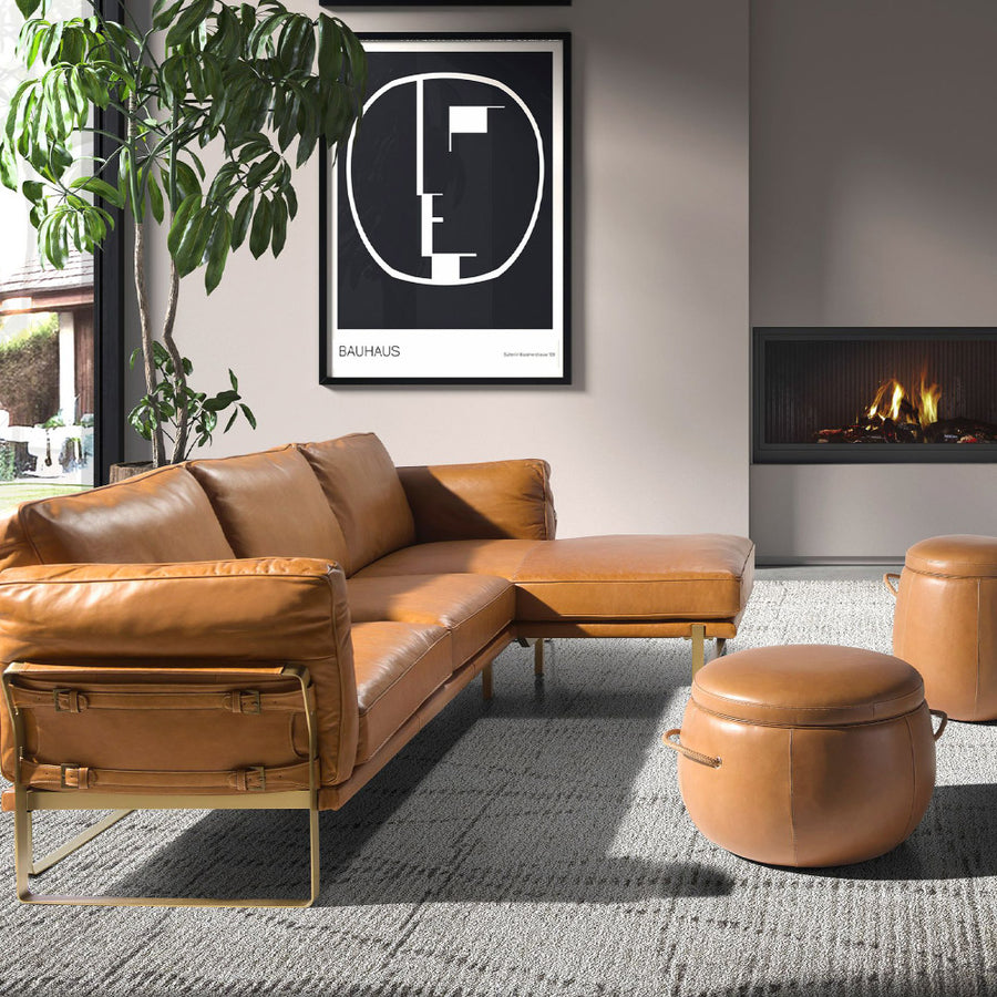 Loft stílusú, karamell színű  bőrrel kárpitozott sarokkanapé aranyszínű acél lábakkal