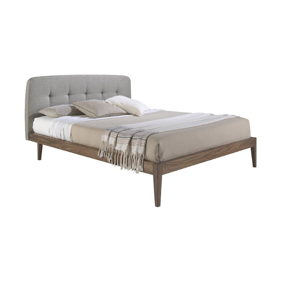 Kortárs stílusú, fenyőfából készült, diófa furnérral borított, dizájn franciaágy párnázott fejtámlával.