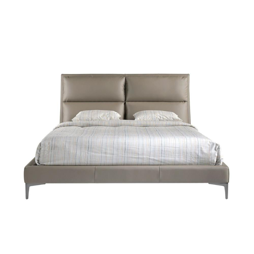 Modern taupe műbőr franciaágy front nézetből párnázott fejtámlával