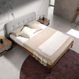 Angel Cerdá design franciaágy modern hálószobai enteriőrben