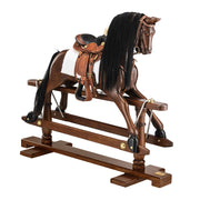 Mahagóni fából készült, lakkozott, kézműves, viktoriánius korabeli hintaló-replika, valódi bőr kantárral és nyereggel.
