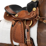 Mahagóni fából készült, lakkozott, kézműves, viktoriánius korabeli hintaló-replika, valódi bőr kantárral és nyereggel.