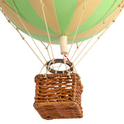 Vintage stílusú, függeszthető kialakítású, zöld-bézs színű dekorációs hőlégballon