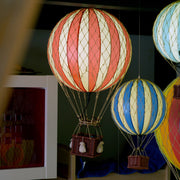 Vintage stílusú, függeszthető, kék-bézs színű dekorációs hőlégballon LED világítással