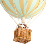 Vintage stílusú, függeszthető kialakítású, mentazöld-bézs színű dekorációs hőlégballon