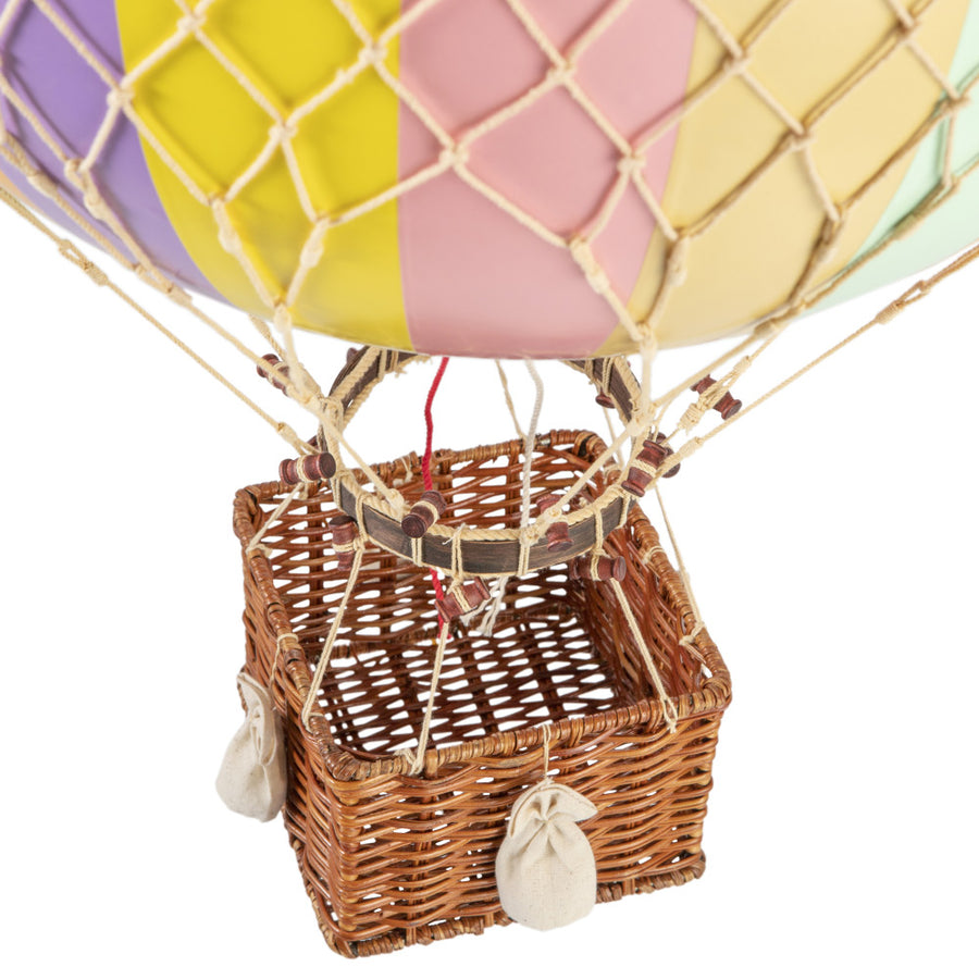 Vintage stílusú, függeszthető, pasztell szivárványszínű dekorációs hőlégballon