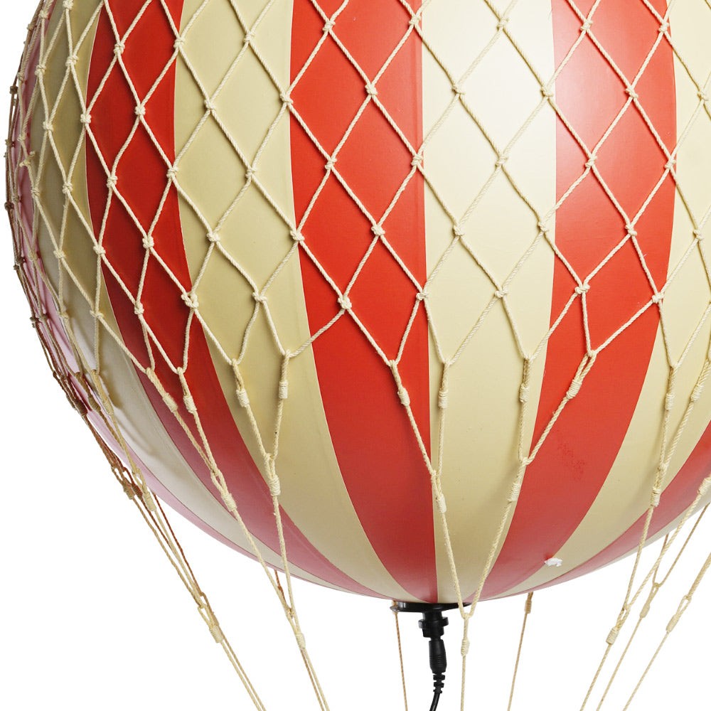 Vintage stílusú, óriás, függeszthető, piros-bézs színű dekorációs hőlégballon LED világítással