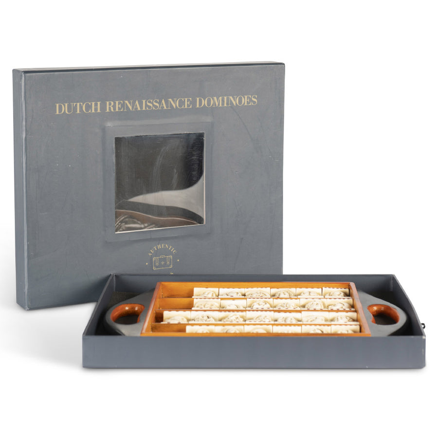28 db-os, műgyantából készült, elefántcsontszínű, reneszánsz dominójáték replika fatálcán