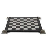Kétoldalas, modern stílusú, fekete játéktábla,csúsztatható fém saroktalapzatokkal.